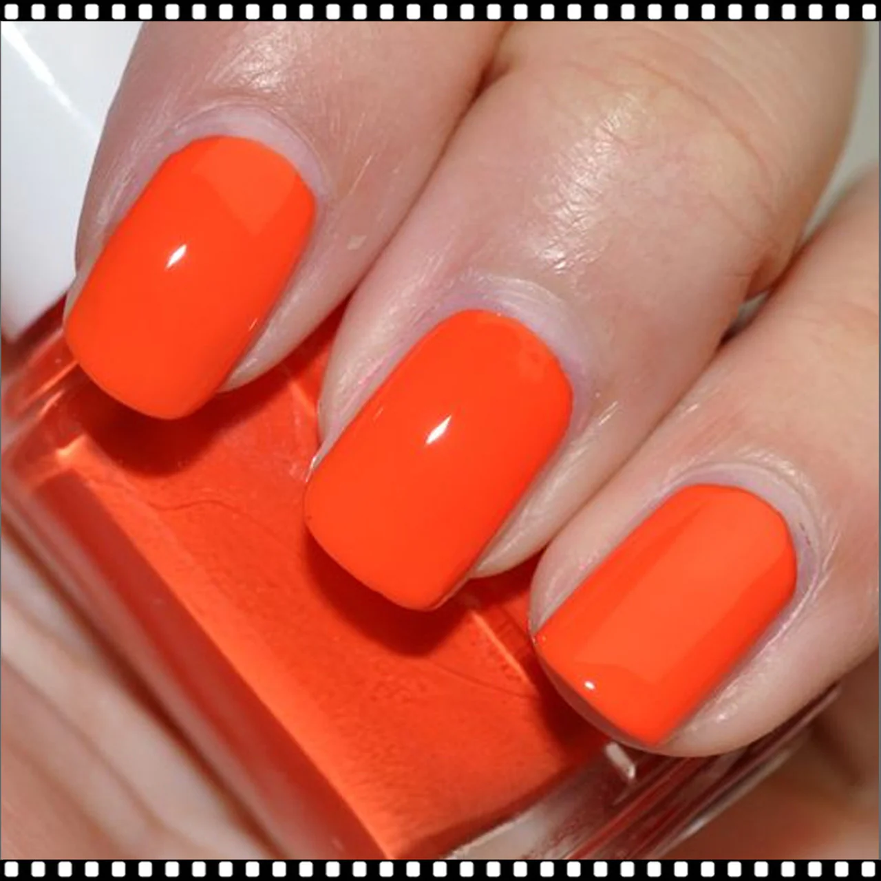 Essie Nail Polish Vermillionaire 0.46 oz #726 - Image 2